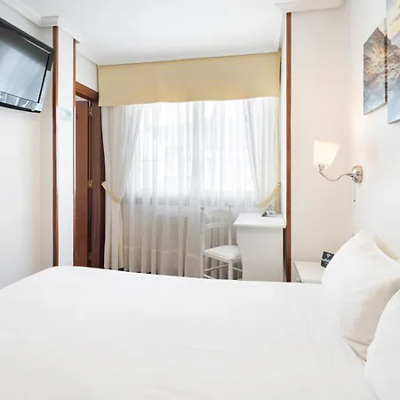 Hotell Alda Santa Cristina *